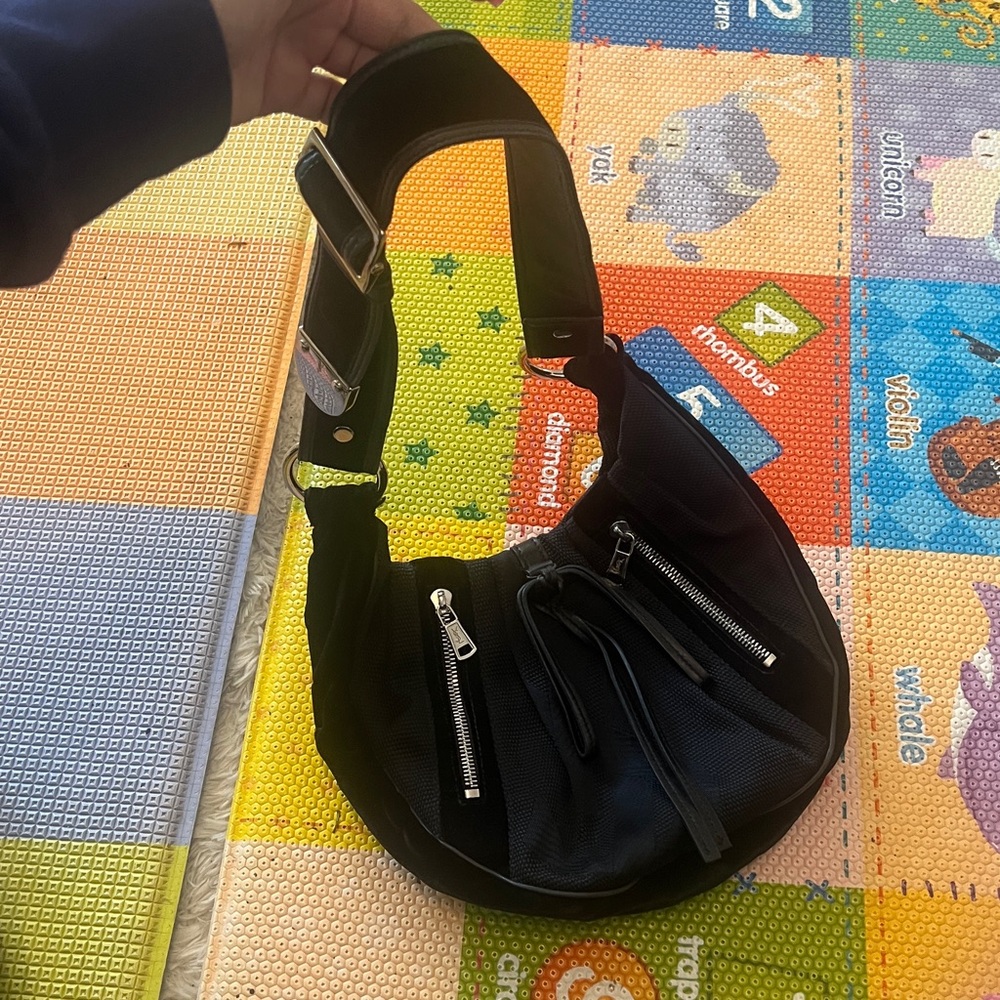 Authentic YSL Stylish Black Women's Bag - Picture 8 of 8